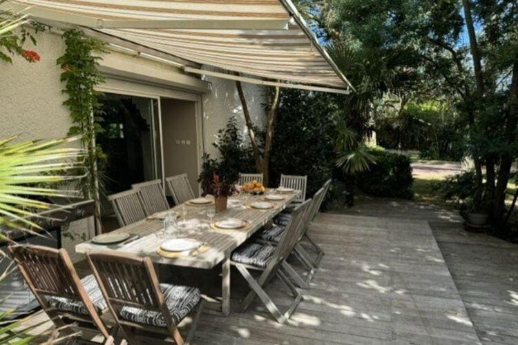 Holiday Home With Indoor Pool, Le Porge Extérieur photo